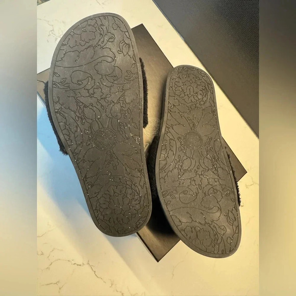 Versace la Medusa fur slide sandals black logo with box & reciept size 40 or 9.5 - Picture 5 of 7